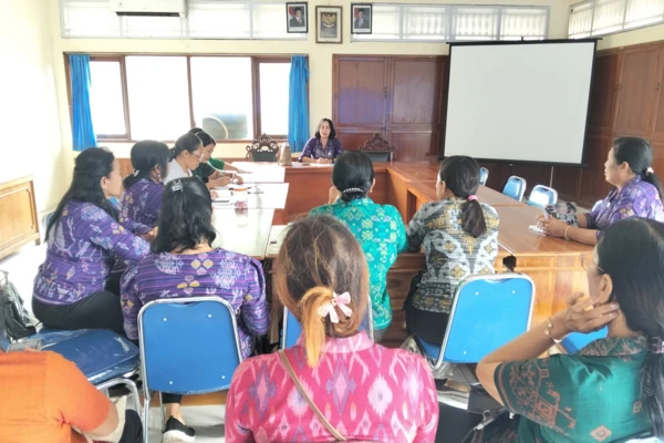 Arisan dan Rapat Rutin Ibu Ketua TP PKK Kecamatan Mendoyo