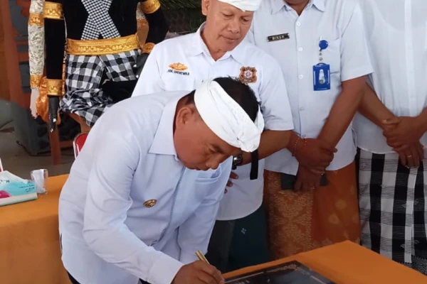 Ngenteg Linggih di Pura Puseh Taman Sari Tegalcangkring
